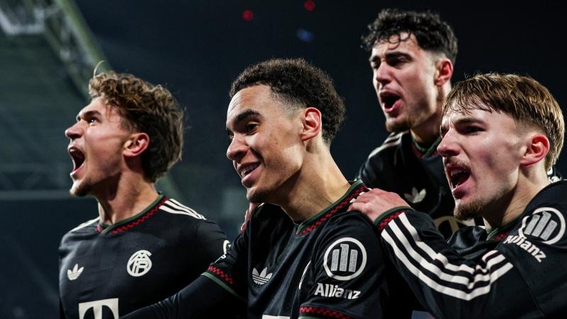 亚历山大54分雷霆豪取13连胜 火箭1分险胜骑士