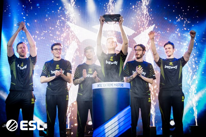 功在很大程 功在很大程